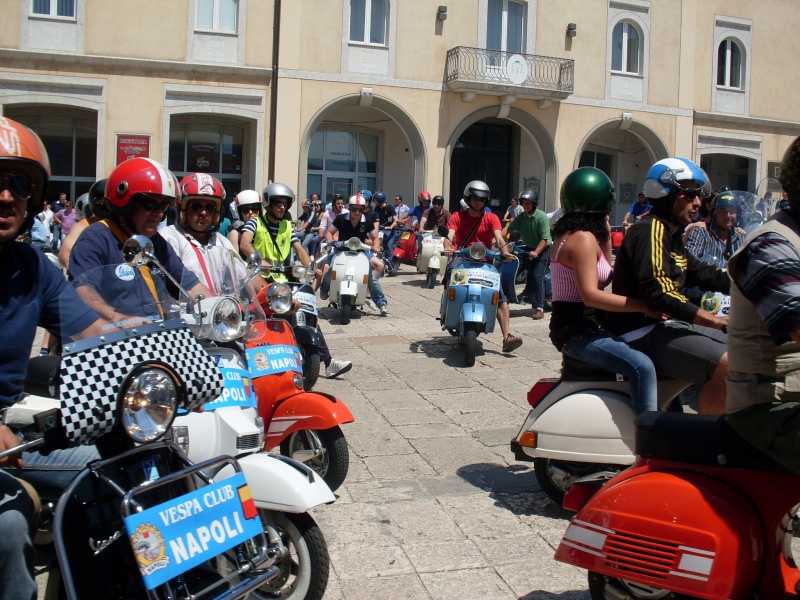 Domani c'è «Motogiro d'Italia 2013». Tappa a Cardito al Piaggio Center